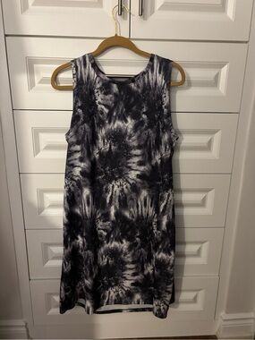 GAIAM Black and White Tie-Dye Midi Dress